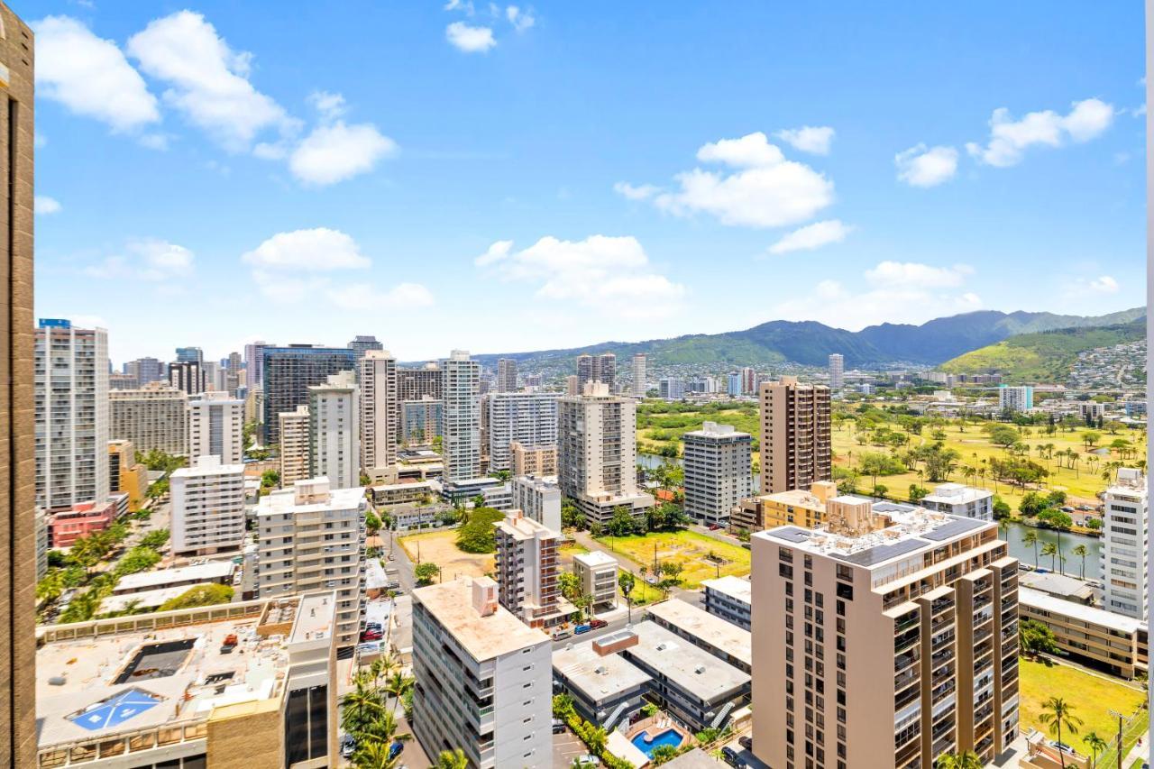 Apartment Stylish Waikiki Gem With Ocean View And Free Parking!