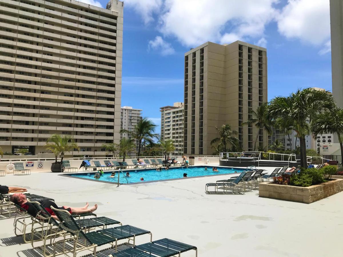 Stylish Waikiki Gem With Ocean View And Free Parking!
