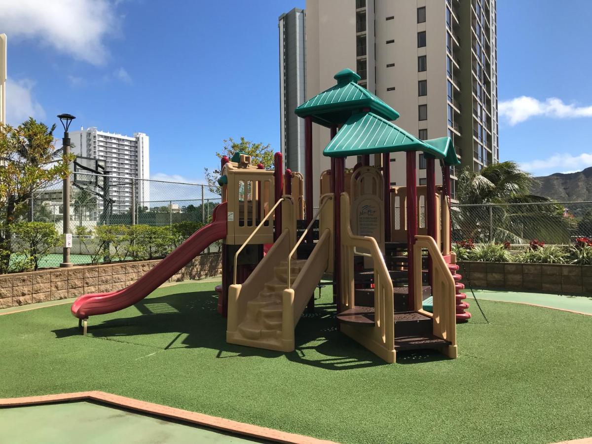 Stylish Waikiki Gem With Ocean View And Free Parking!