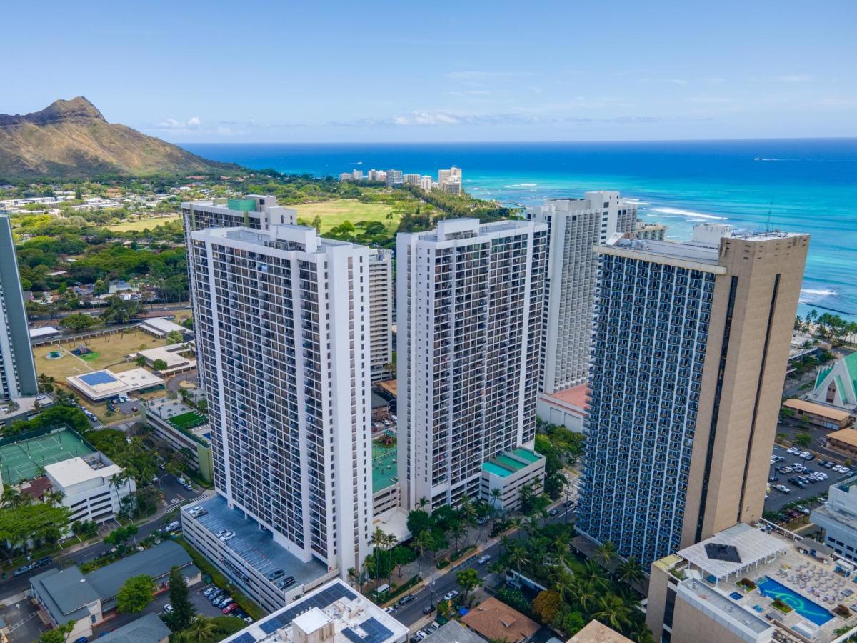 Stylish Waikiki Gem With Ocean View And Free Parking! Apartment *