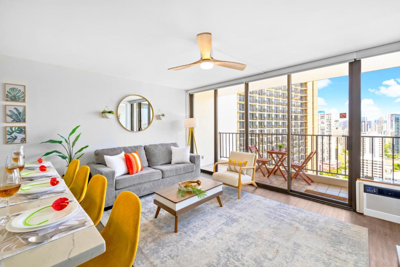 Apartment Stylish Waikiki Gem With Ocean View And Free Parking! *