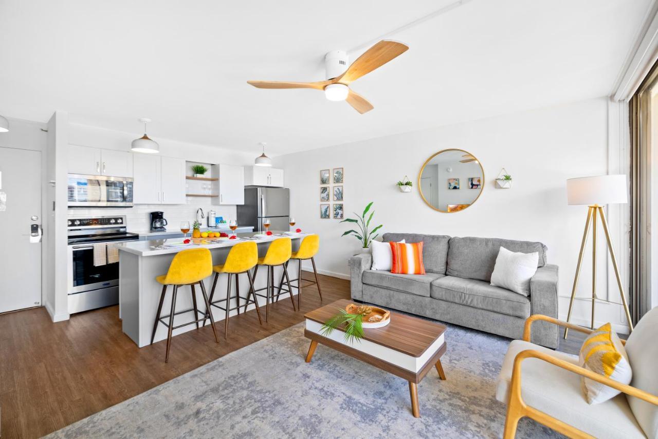 Stylish Waikiki Gem With Ocean View And Free Parking! Apartment *